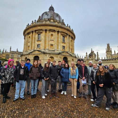 384562352 913947833679201 7216085990858437424 n