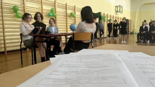 received 1374132779985890