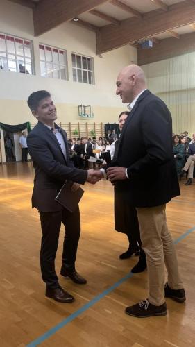 received 555525376706164